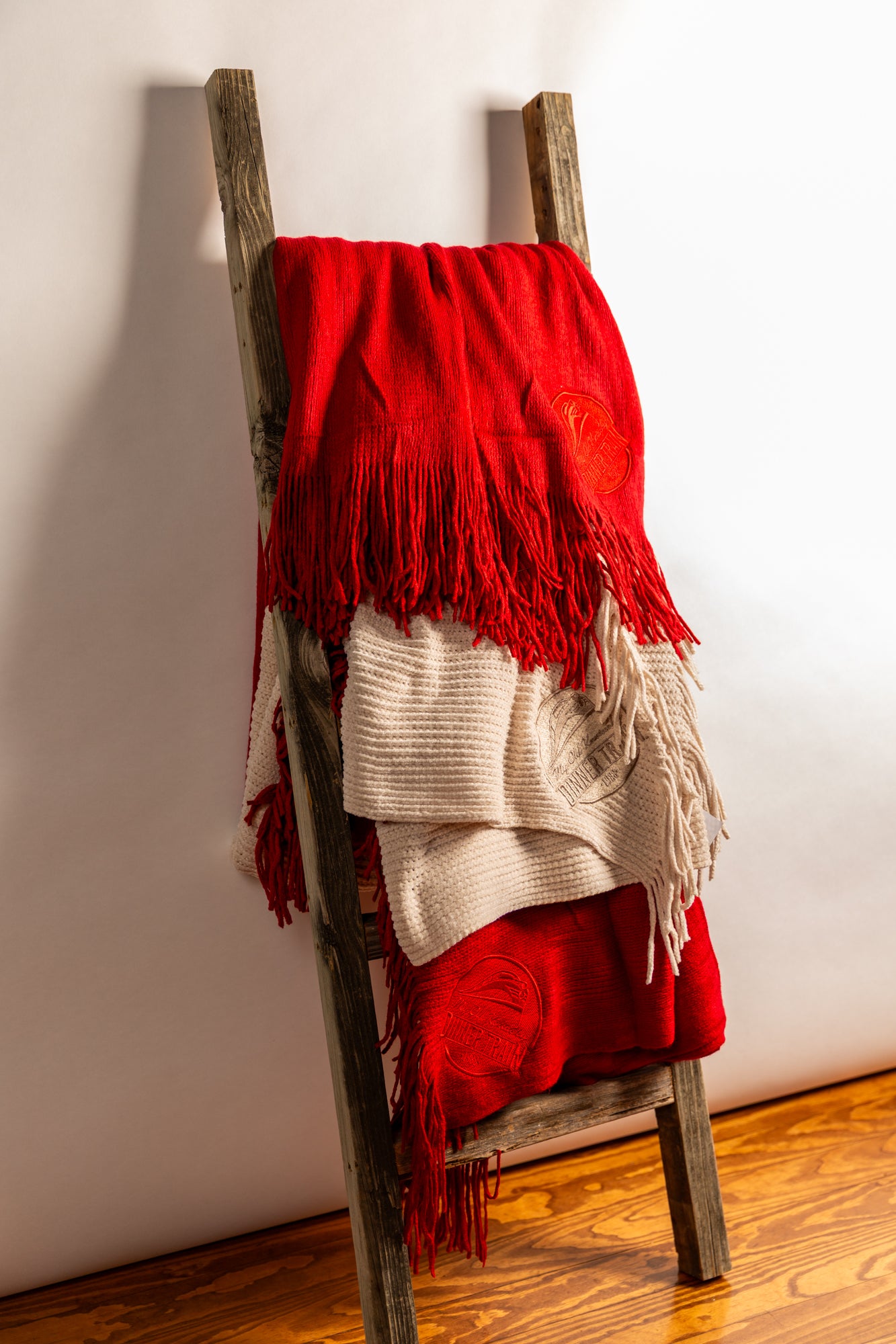 Blanket: Throw Red Knitted